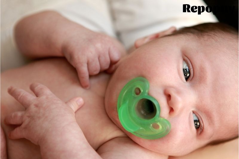 10 Advantages Of Sleeping With A Pacifier For Babies