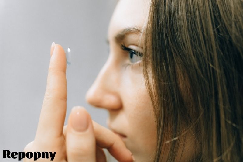How To Wear Contact Lenses Safely